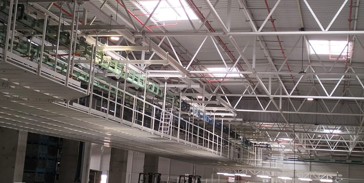 Passerelle suspendue de 3 300 m²